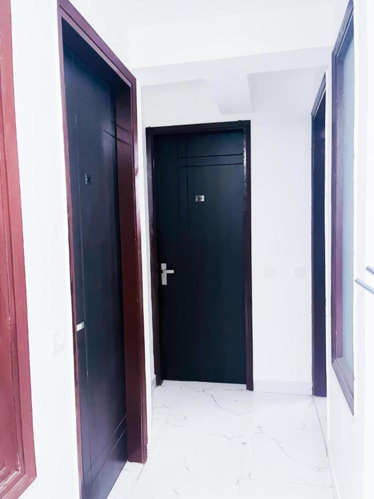 Hotel 24By7 Nueva Delhi Exterior foto